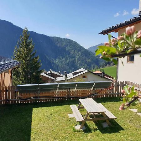 App. Monte Pore - Agriturismo La Majon Colle Santa Lucia Exterior foto