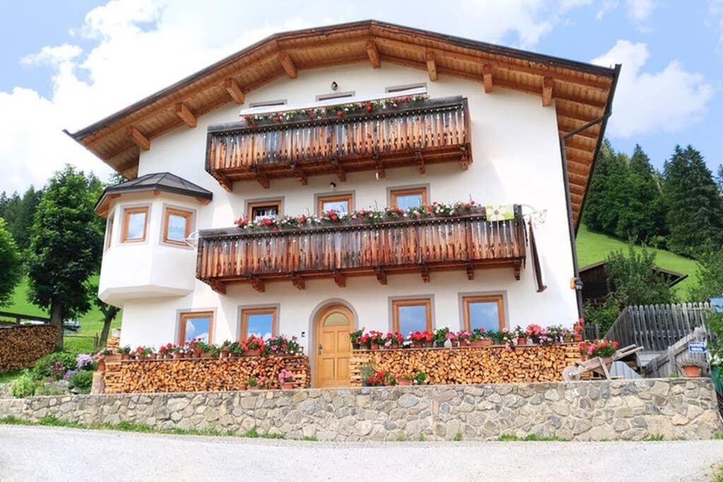 App. Monte Pore - Agriturismo La Majon Colle Santa Lucia Exterior foto