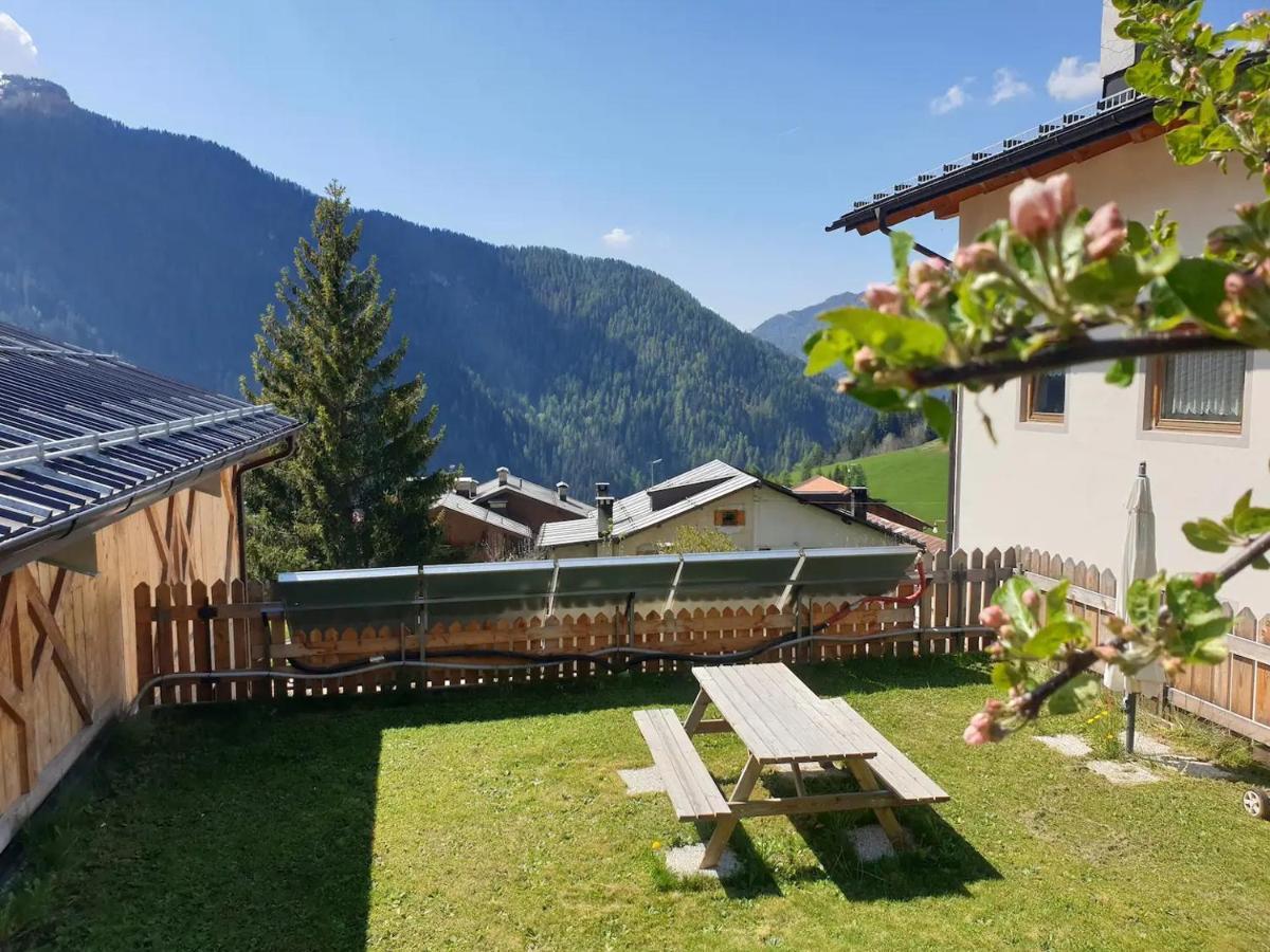 App. Monte Pore - Agriturismo La Majon Colle Santa Lucia Exterior foto